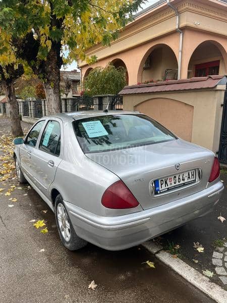 Lancia Lybra 2.4