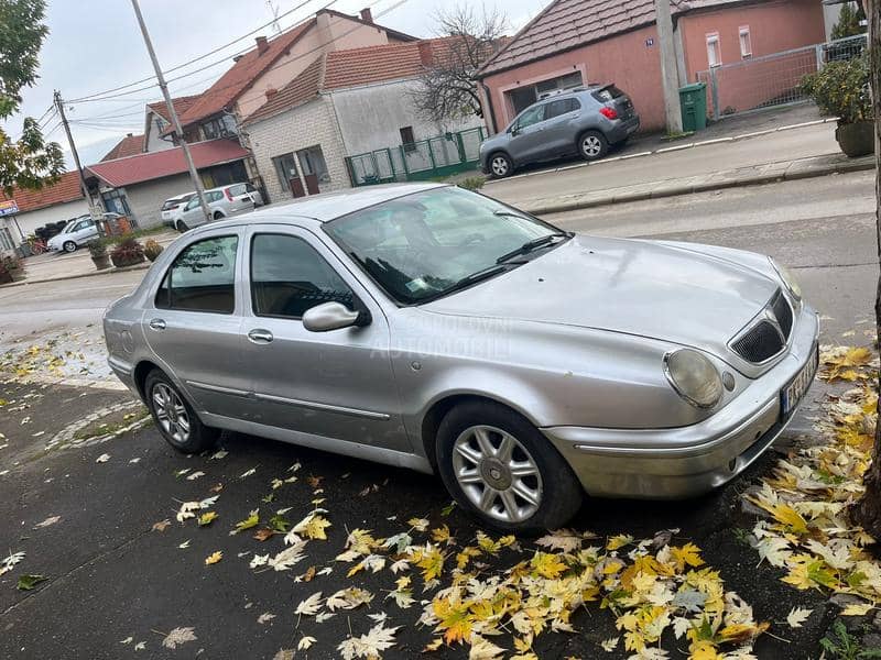 Lancia Lybra 2.4