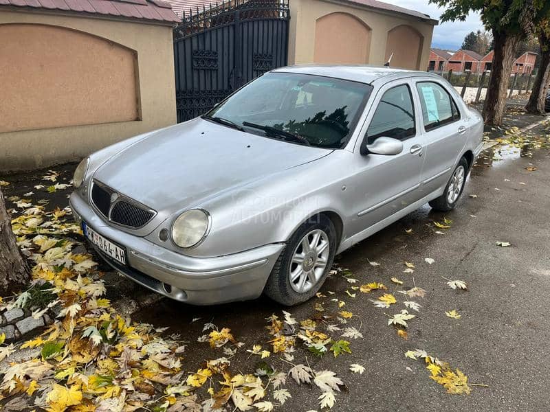 Lancia Lybra 2.4