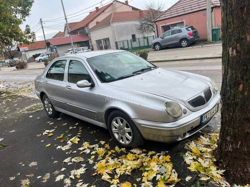 Lancia Lybra 2.4