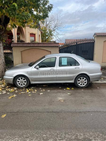 Lancia Lybra 2.4