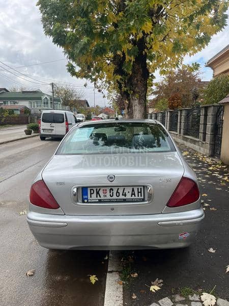 Lancia Lybra 2.4