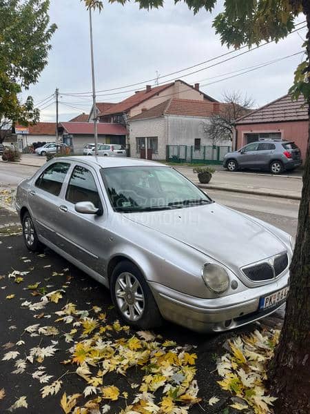 Lancia Lybra 2.4