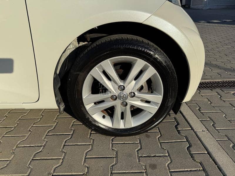 Toyota iQ 1.33i Matik JBL