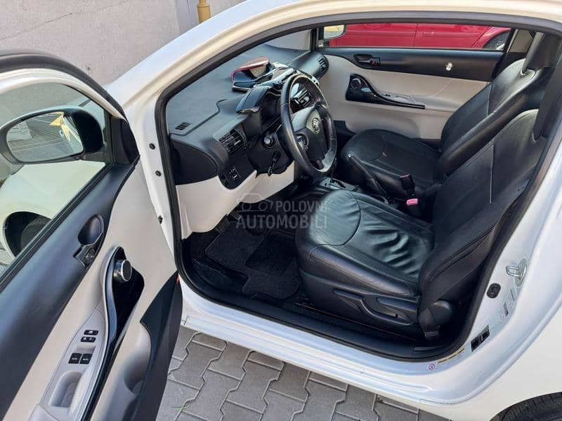 Toyota iQ 1.33i Matik JBL