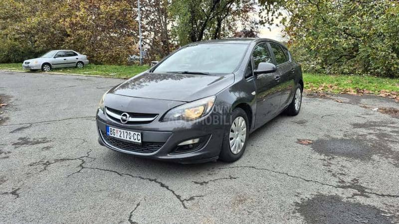 Opel Astra J 