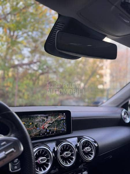 Mercedes Benz CLA 180 AMG