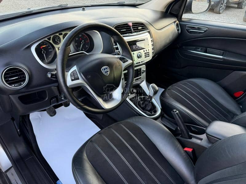 Lancia Delta 1.6 MJET PLATINO CH