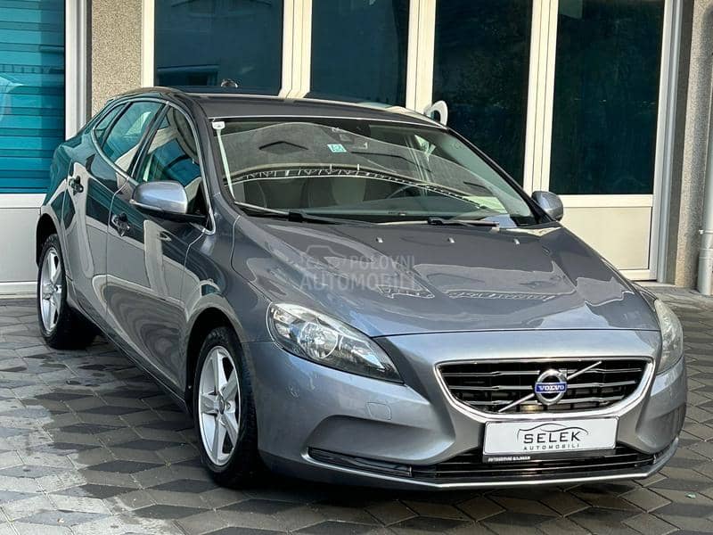 Volvo V40 D2