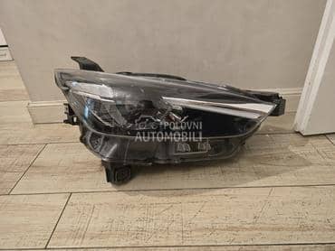 Desni far za Mazda CX-3 od 2015. do 2020. god.