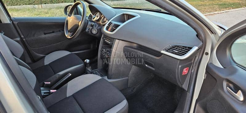 Peugeot 207 1.4b  8v