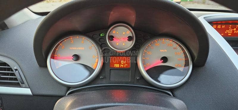 Peugeot 207 1.4b  8v