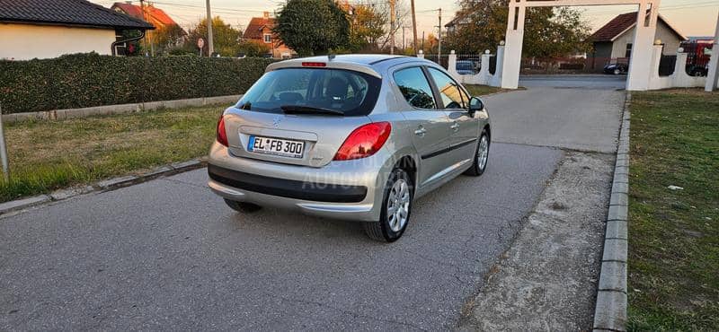 Peugeot 207 1.4b  8v