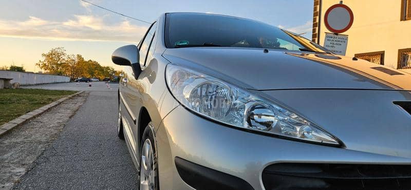 Peugeot 207 1.4b  8v