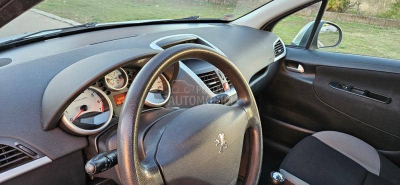 Peugeot 207 1.4b  8v