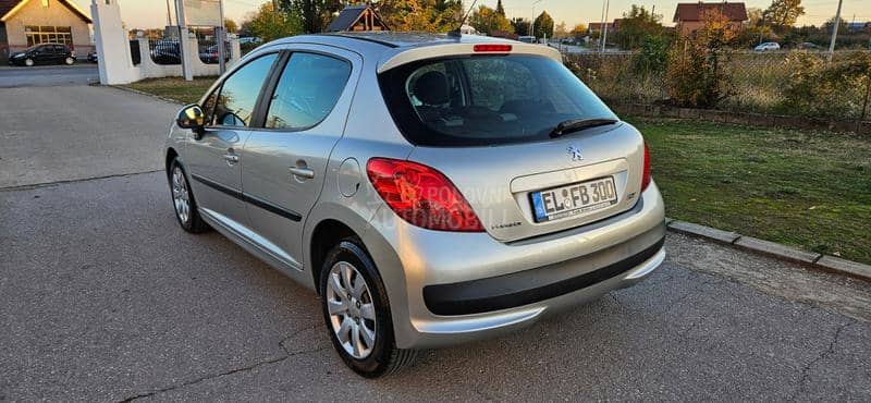 Peugeot 207 1.4b  8v