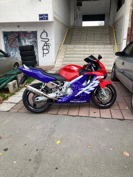 Honda CBR F4