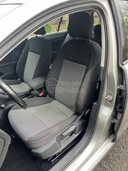 Volkswagen Golf 7 1.6tdi / N.A.V.I