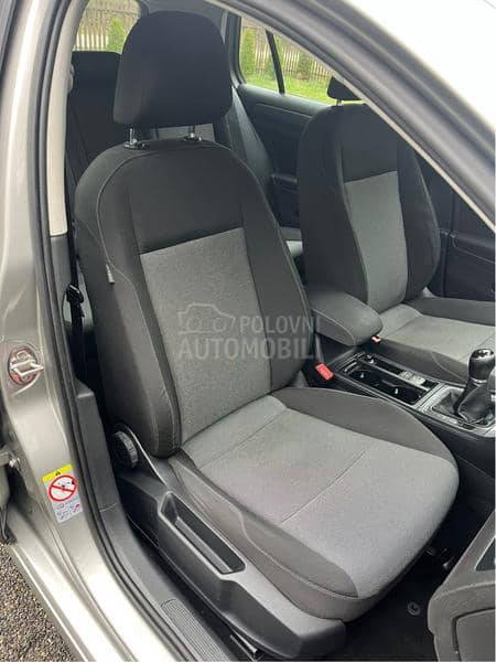 Volkswagen Golf 7 1.6tdi / N.A.V.I