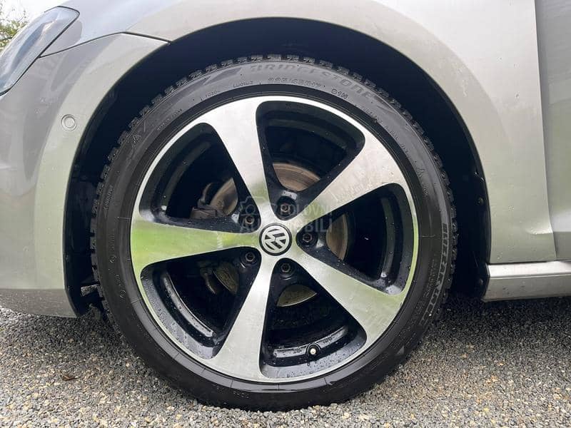 Volkswagen Golf 7 1.6tdi / N.A.V.I