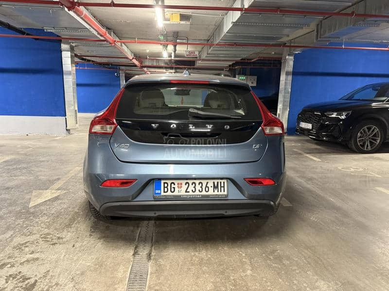Volvo V40 D2