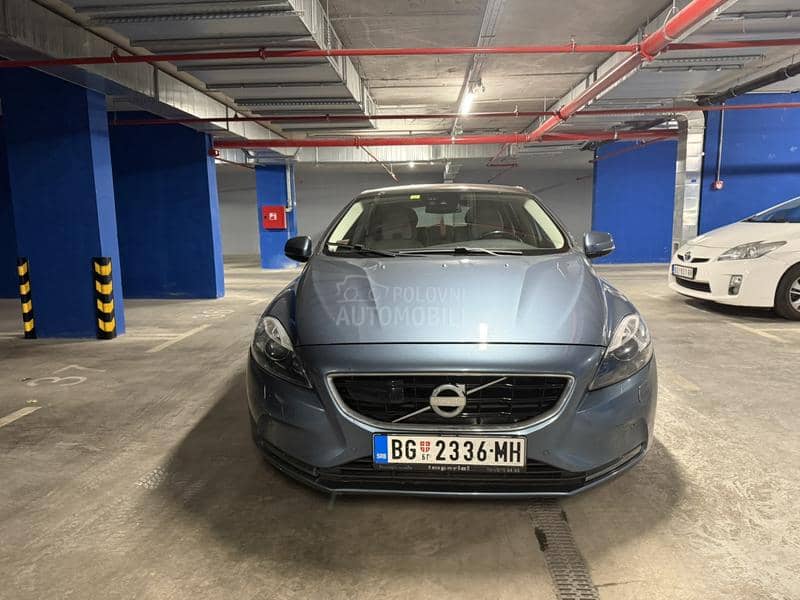 Volvo V40 D2