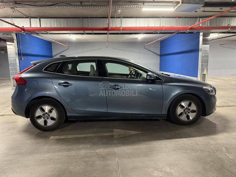 Volvo V40 D2