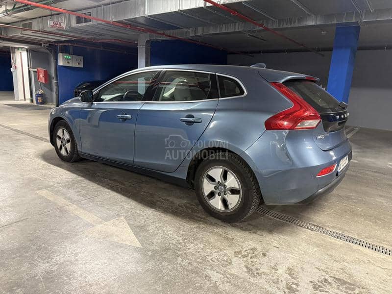 Volvo V40 D2