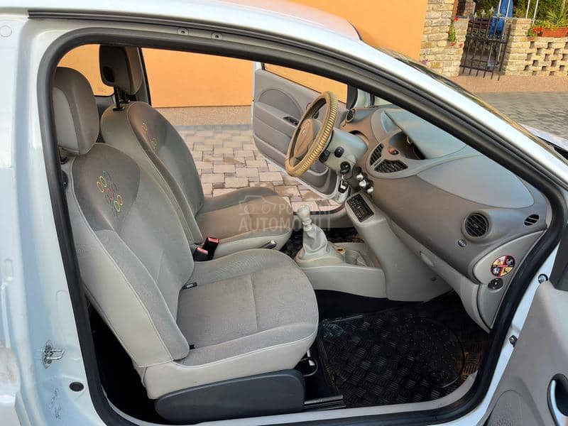 Renault Twingo 1.2 16 v