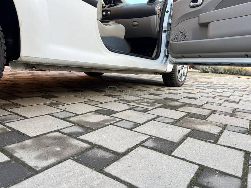 Renault Twingo 1.2 16 v