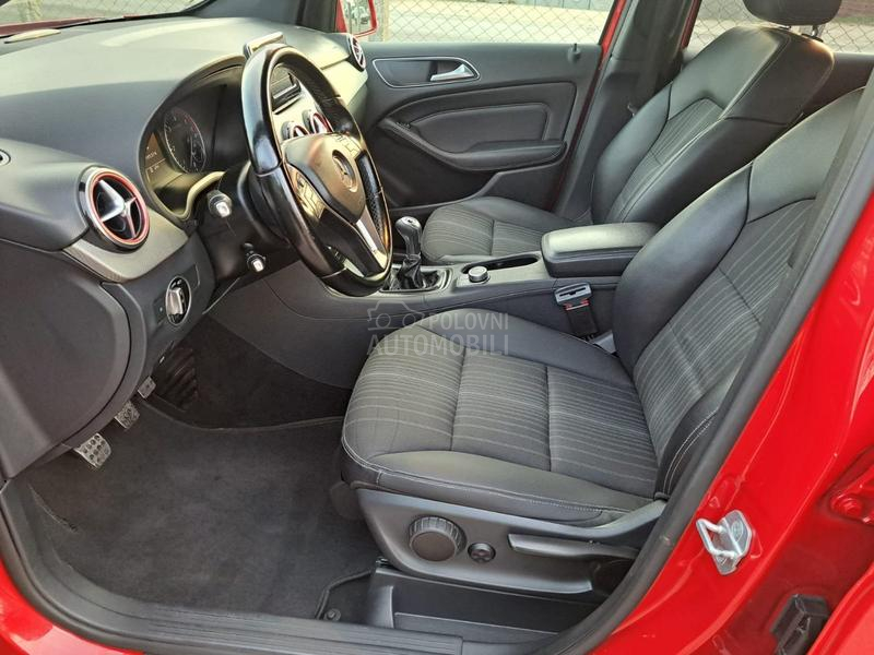 Mercedes Benz B 180 