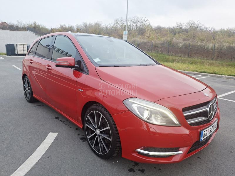 Mercedes Benz B 180 