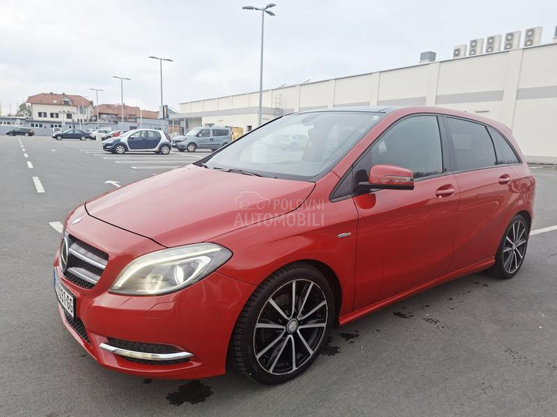 Mercedes Benz B 180 