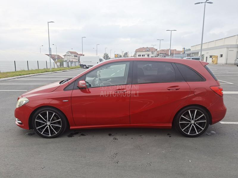 Mercedes Benz B 180 
