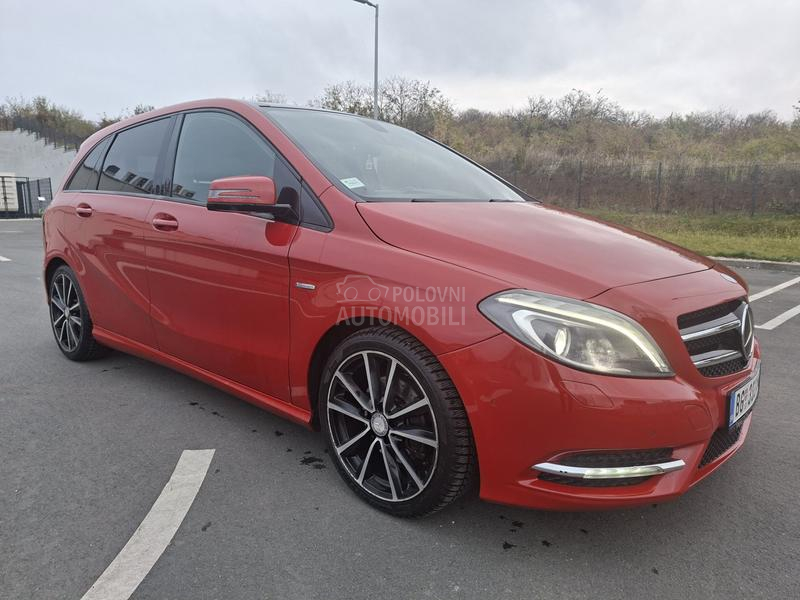 Mercedes Benz B 180 