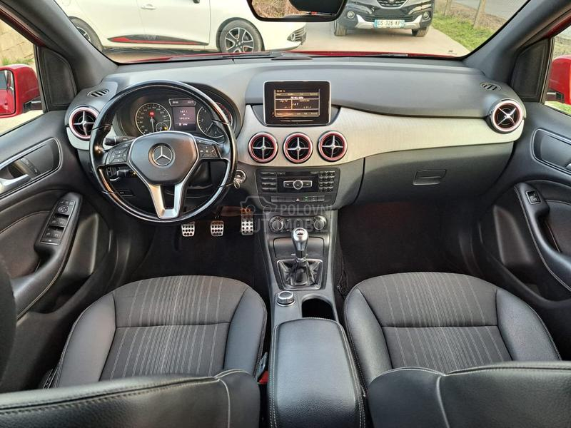 Mercedes Benz B 180 