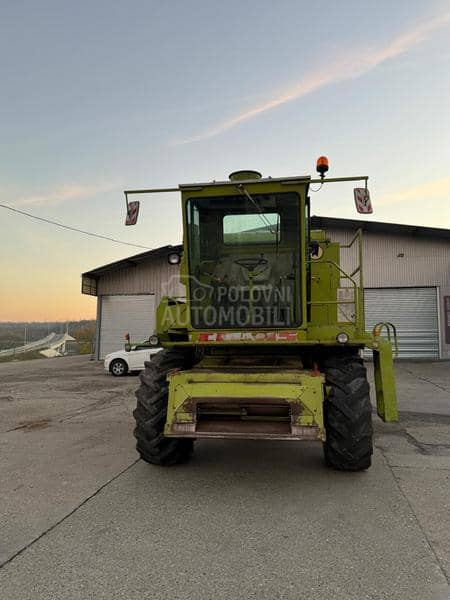 Claas Dominator 85
