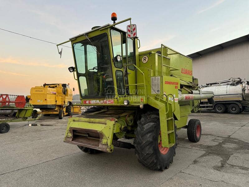 Claas Dominator 85