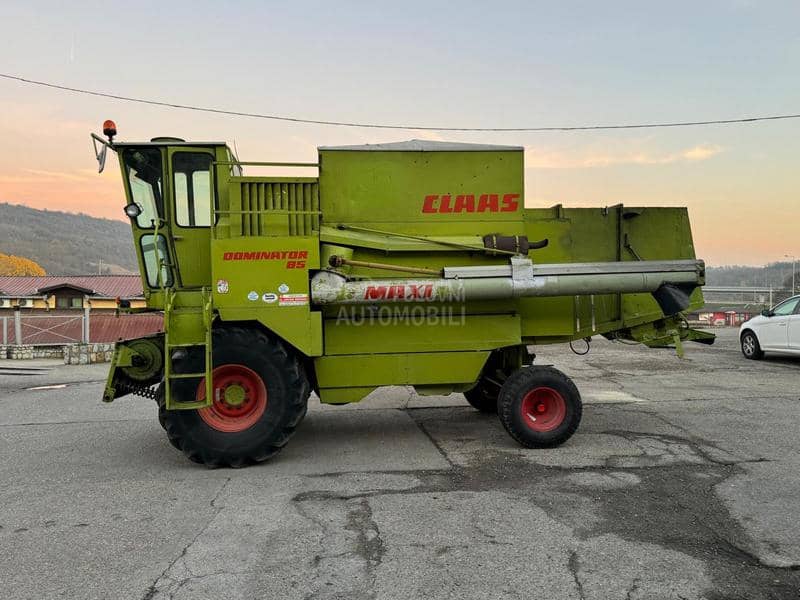 Claas Dominator 85