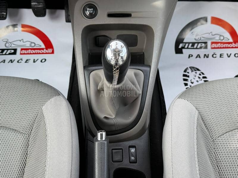 Renault Captur 1.5 DCI INTENSE NOV