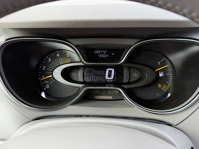 Renault Captur 1.5 DCI INTENSE NOV