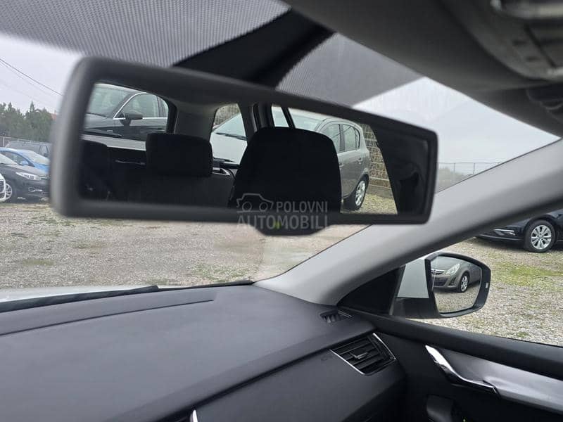 Škoda Octavia 1.6 tdi dsg nav