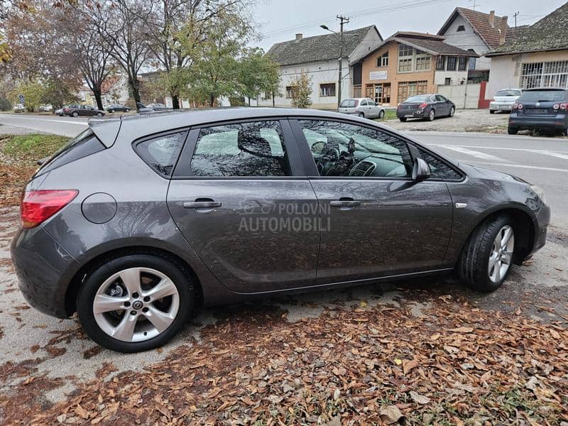 Opel Astra J 1.7 CDTI