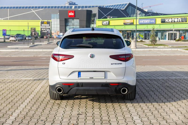 Alfa Romeo Stelvio Veloce 2.0 280