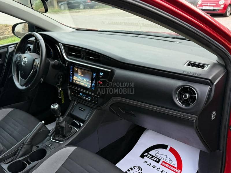 Toyota Auris 1.2b RESTAJL 120.000