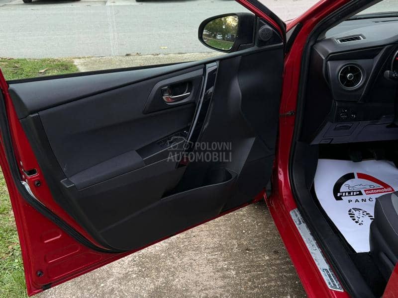 Toyota Auris 1.2b RESTAJL 120.000