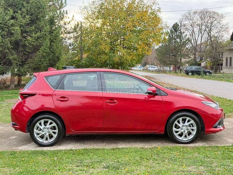 Toyota Auris 1.2b RESTAJL 120.000