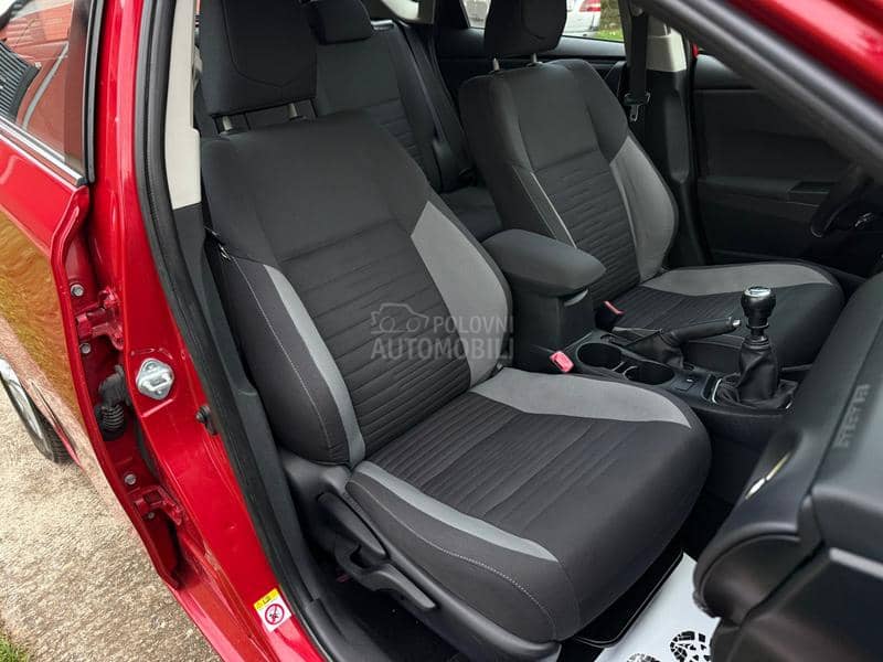 Toyota Auris 1.2b RESTAJL 120.000