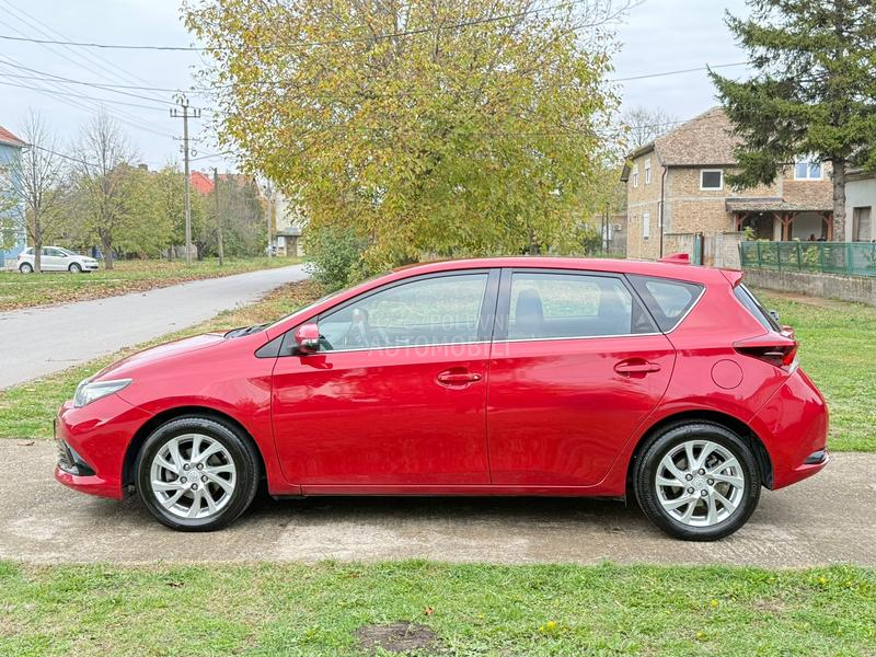Toyota Auris 1.2b RESTAJL 120.000