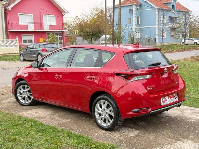 Toyota Auris 1.2b RESTAJL 120.000